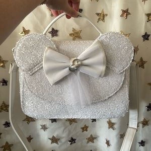 Disney Loungefly Minnie Mouse Purse - detachable/interchangeable bow